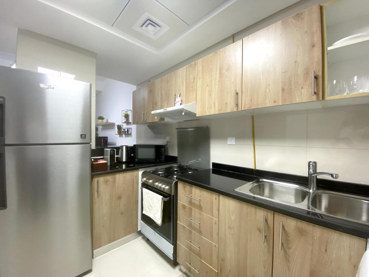 Apartamento Walk To The Beach Or Enjoy The Amazing View From The Balcony Dubái Exterior foto