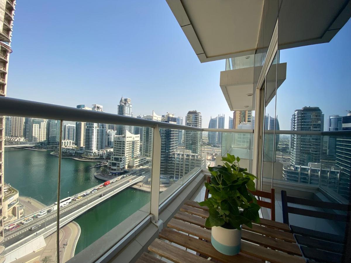 Apartamento Walk To The Beach Or Enjoy The Amazing View From The Balcony Dubái Exterior foto