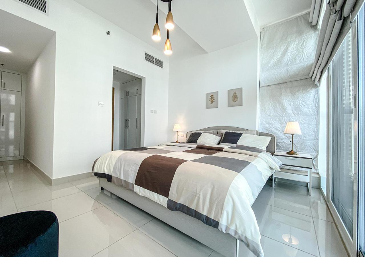 Apartamento Walk To The Beach Or Enjoy The Amazing View From The Balcony Dubái Exterior foto