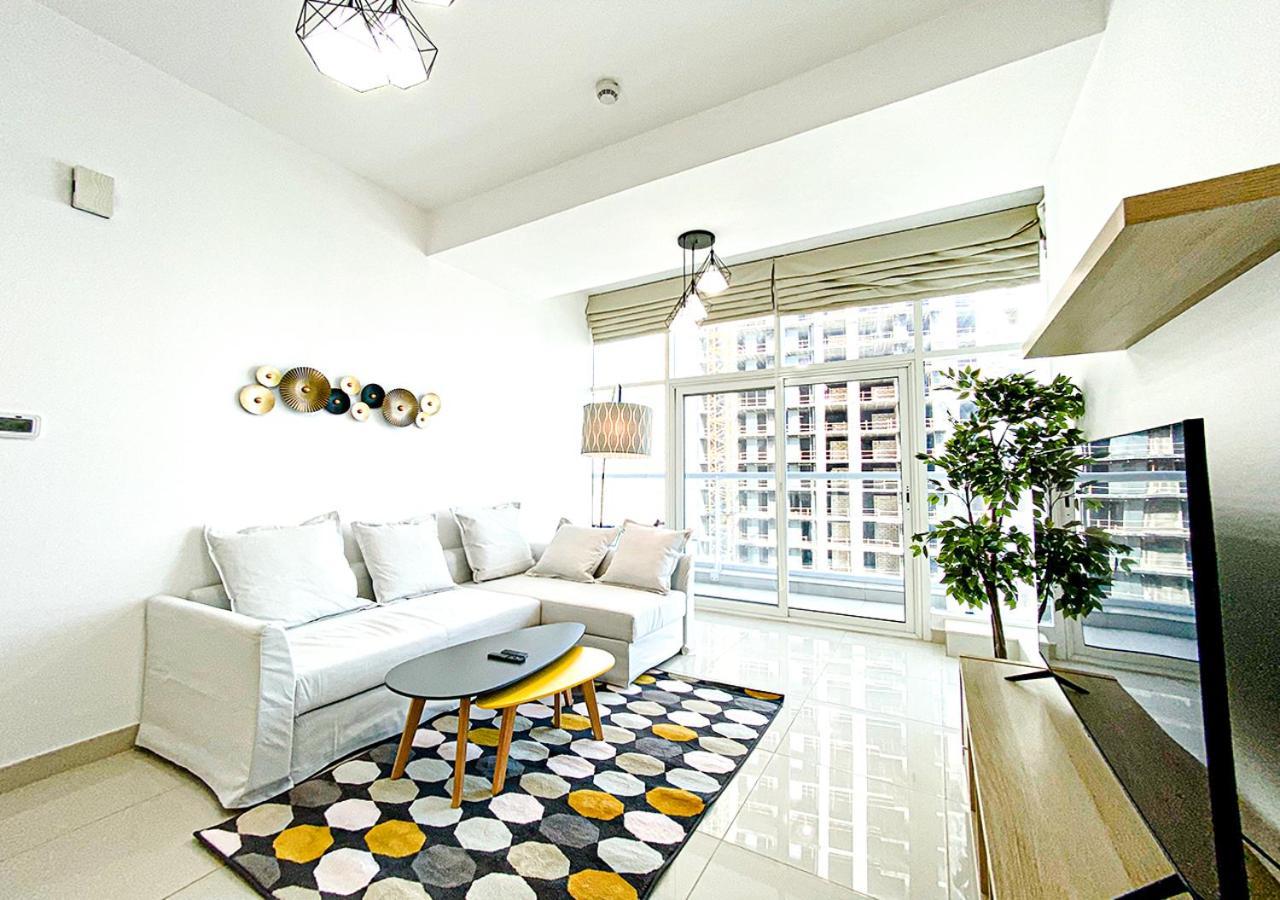 Apartamento Walk To The Beach Or Enjoy The Amazing View From The Balcony Dubái Exterior foto